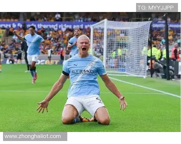 德甲激情四溢那不勒斯狂胜曼城帽子戏法点燃全场热情