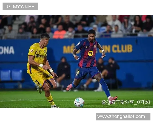 曼联在友谊赛中惊险逆转巴萨4-3全场沸腾瞬间回顾