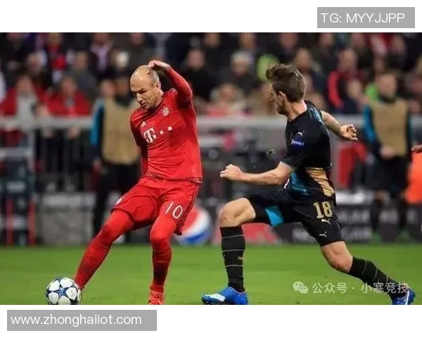 意甲焦点战：巴黎圣日耳曼与那不勒斯激战成平局战术解析与精彩瞬间回顾