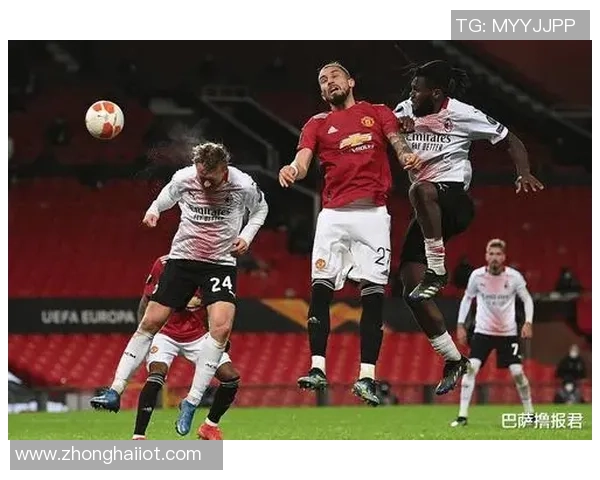 中超激战曼联与AC米兰互交白卷红牌事件引发全场热议与争议