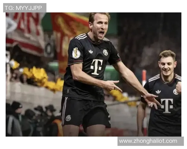 欧冠激战：那不勒斯险胜拜仁乌龙球引发全场狂欢与转会传闻